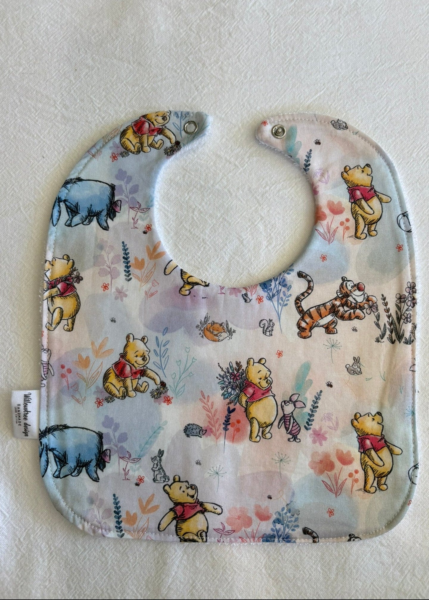Mealtime Bib - Winnie with Flowers